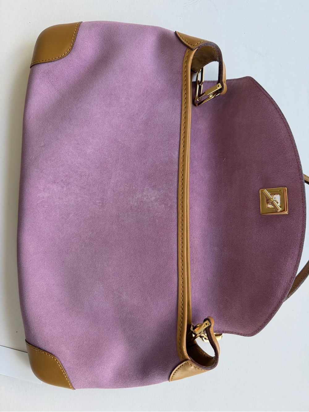 Authentic Gucci by Tom Ford Tiger Charm Lavender Shoulder Bag - Picture 4 of 17
